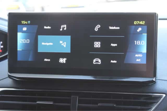 Peugeot 3008 (2022) thumbnail 30