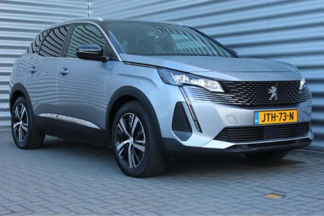 Peugeot 3008 (2022) thumbnail 4