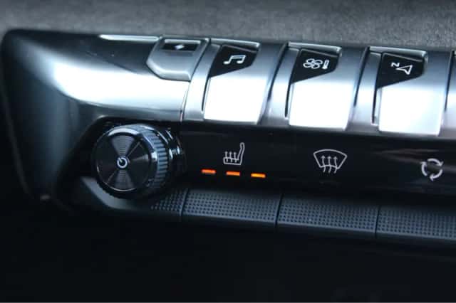Peugeot 3008 (2022) thumbnail 34