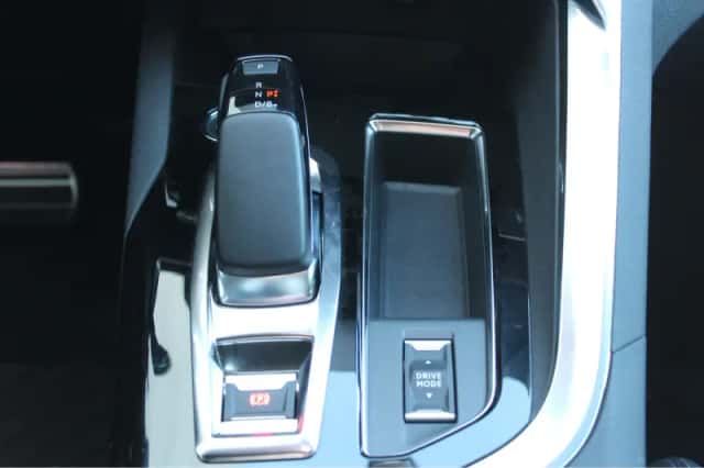 Peugeot 3008 (2022) thumbnail 36
