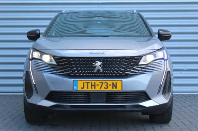 Peugeot 3008 (2022) thumbnail 5