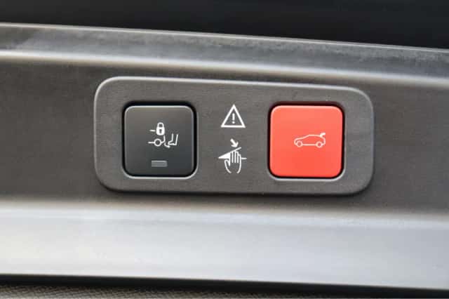 Peugeot 5008 (2024) thumbnail 18