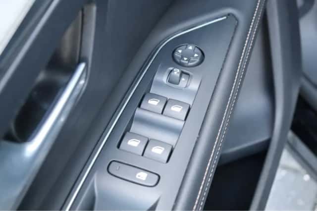 Peugeot 5008 (2024) thumbnail 25