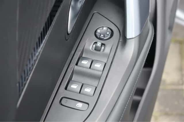 Peugeot 2008 (2020) thumbnail 19