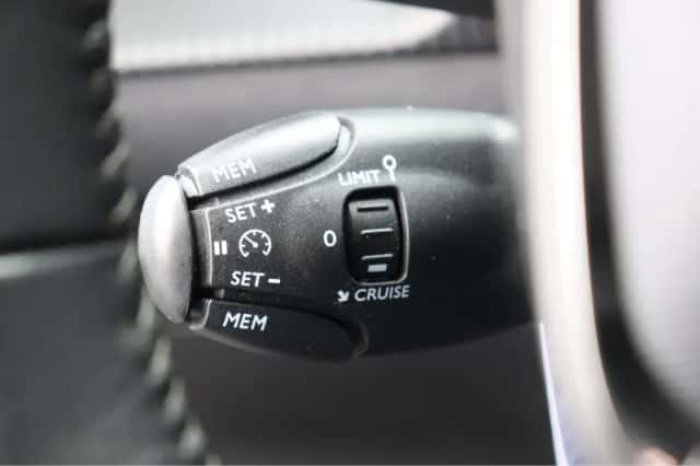 Peugeot 2008 (2020) thumbnail 22
