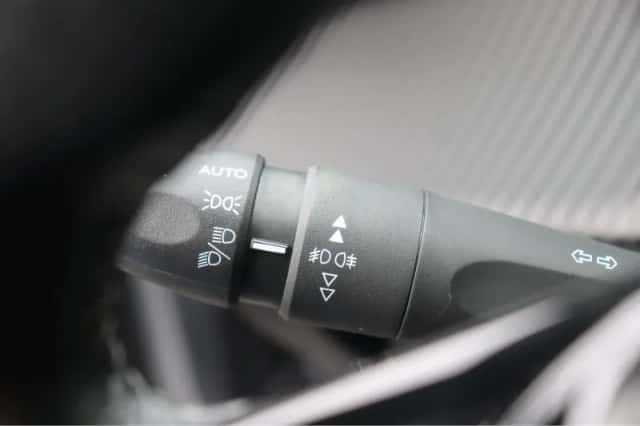 Peugeot 2008 (2020) thumbnail 23