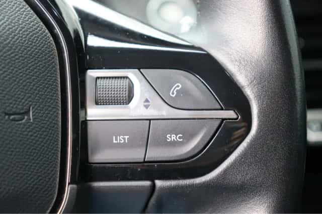 Peugeot 2008 (2020) thumbnail 26