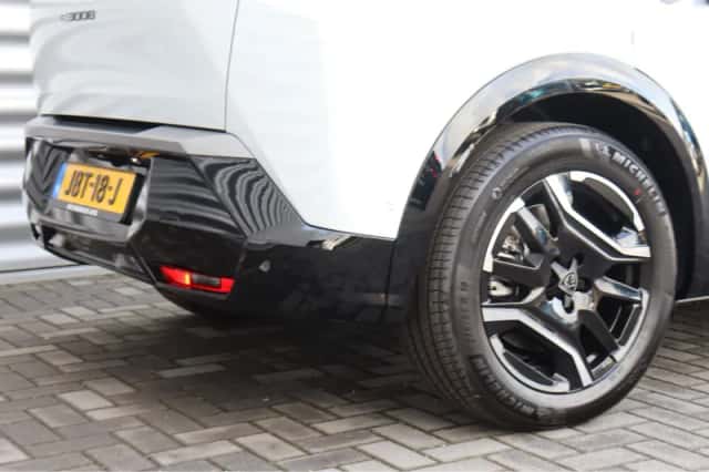 Peugeot e-3008 (2025) thumbnail 11