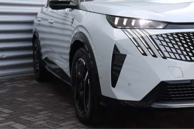 Peugeot e-3008 (2025) thumbnail 16