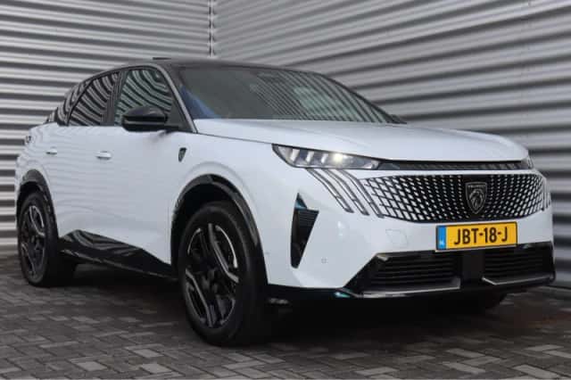 Peugeot e-3008 (2025) thumbnail 4