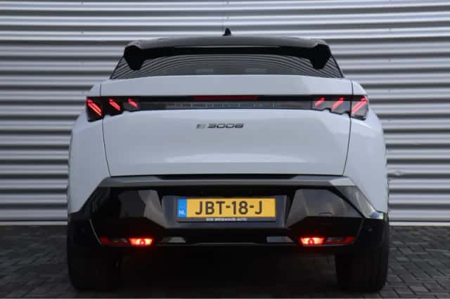 Peugeot e-3008 (2025) thumbnail 8