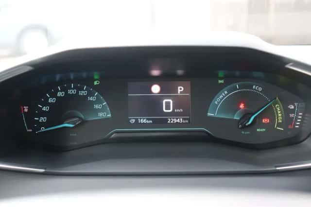 Peugeot e-208 (2022) thumbnail 23