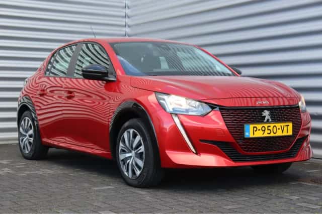 Peugeot e-208 (2022) thumbnail 4
