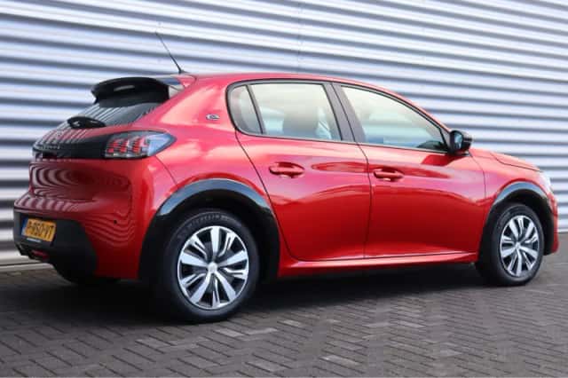 Peugeot e-208 (2022) thumbnail 9
