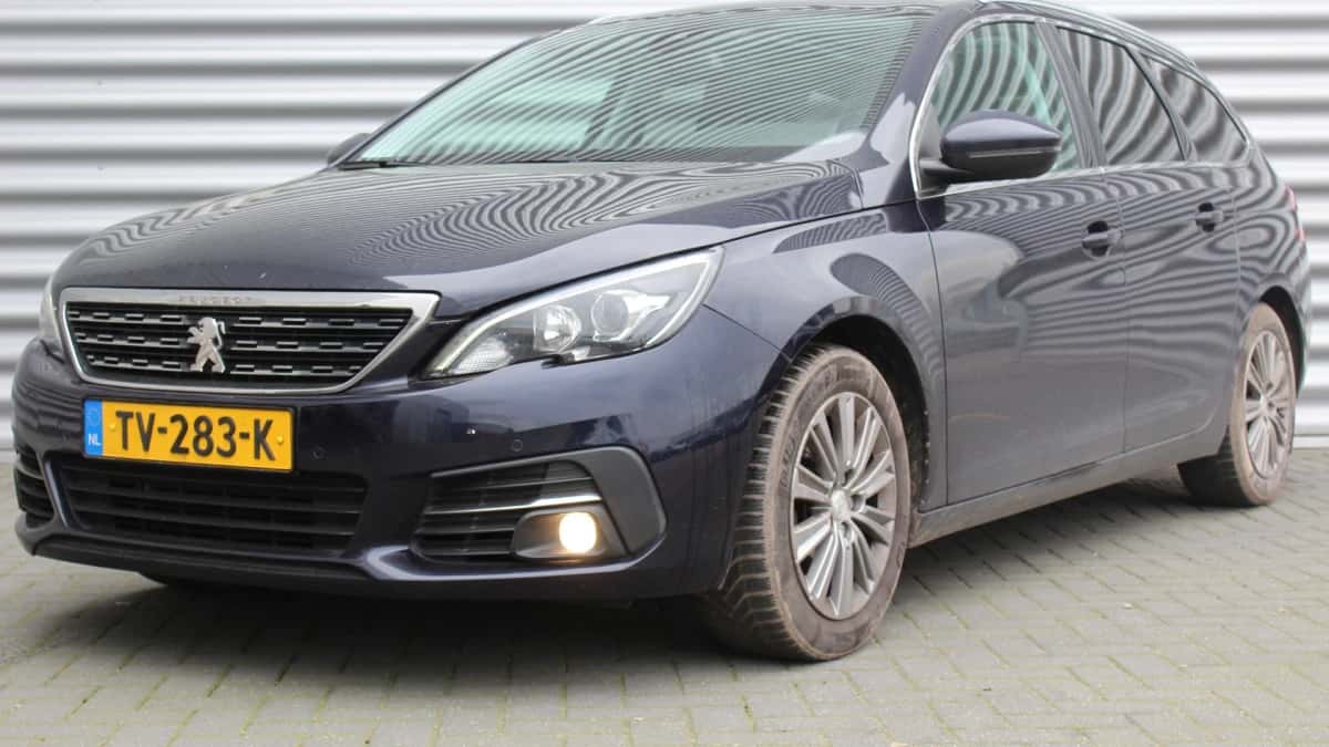 Peugeot 308 (2018) — foto 1
