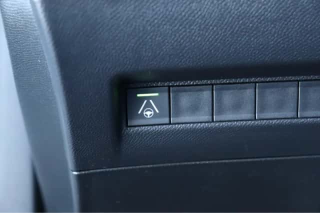 Peugeot 2008 (2024) thumbnail 25