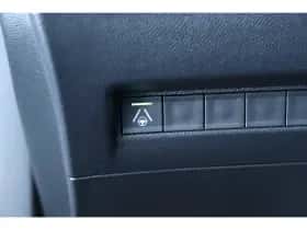 Peugeot 2008 (2024) thumbnail 25