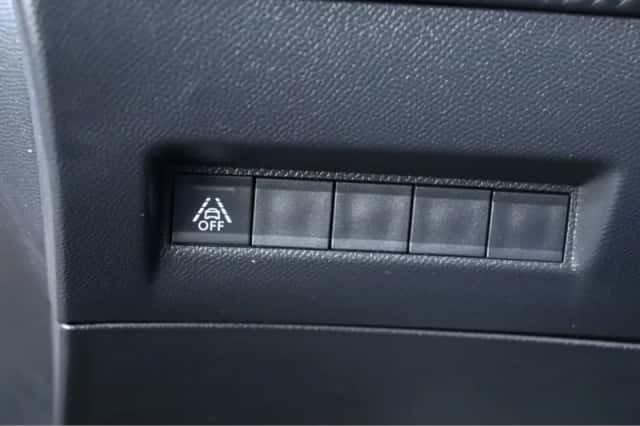 Peugeot 2008 (2020) thumbnail 24