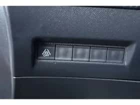 Peugeot 2008 (2020) thumbnail 24