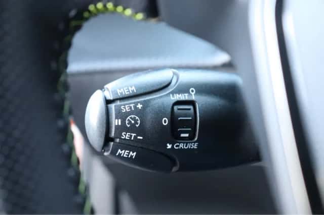 Peugeot 2008 (2020) thumbnail 25