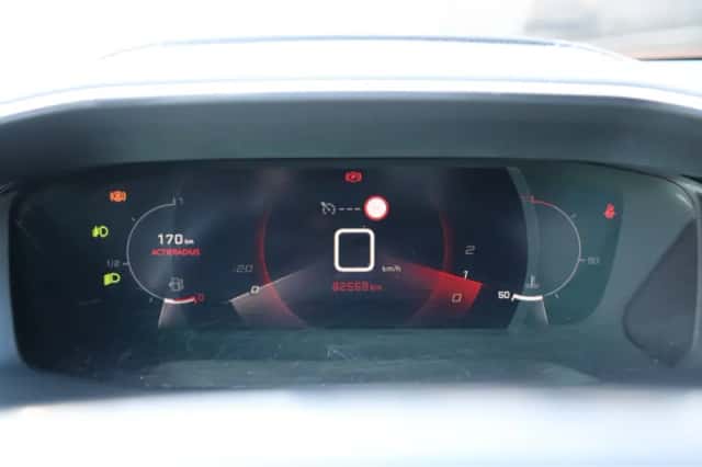 Peugeot 2008 (2020) thumbnail 28