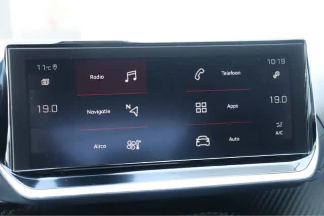 Peugeot 2008 (2020) thumbnail 36