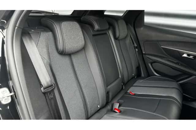 Peugeot 3008 (2024) thumbnail 18