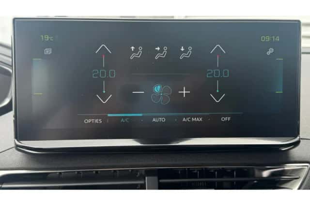 Peugeot 3008 (2024) thumbnail 31