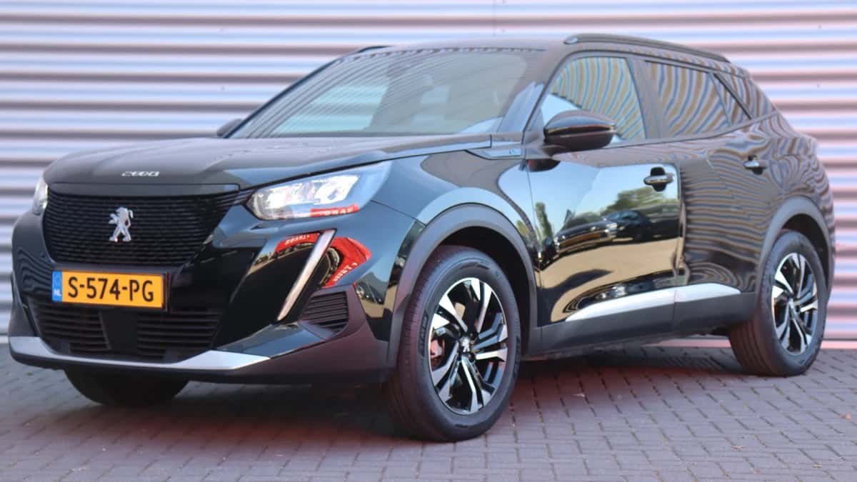 Peugeot e-2008 (2023) — foto 1