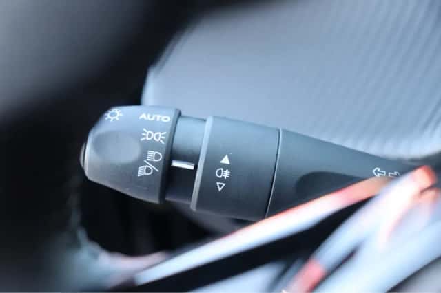 Peugeot e-2008 (2023) thumbnail 23