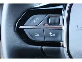 Peugeot e-2008 (2023) thumbnail 24