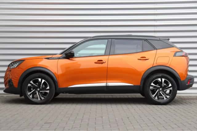 Peugeot 2008 (2021) thumbnail 2