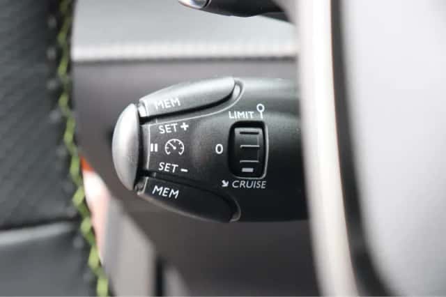 Peugeot 2008 (2021) thumbnail 22