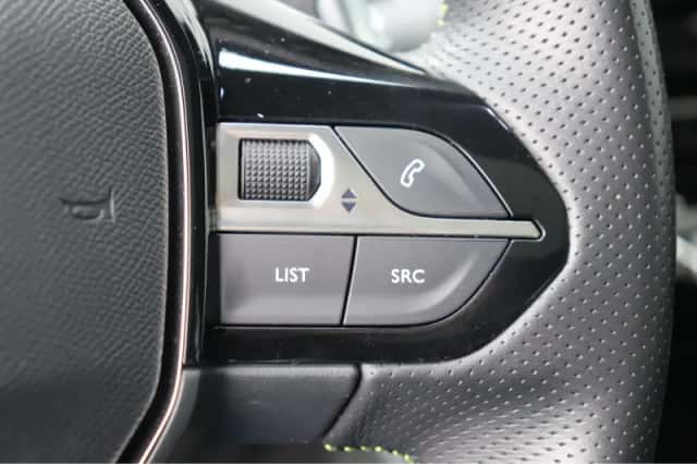 Peugeot 2008 (2021) thumbnail 26