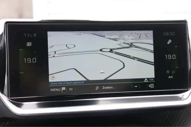 Peugeot 2008 (2021) thumbnail 32