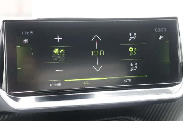 Peugeot 2008 (2021) thumbnail 35