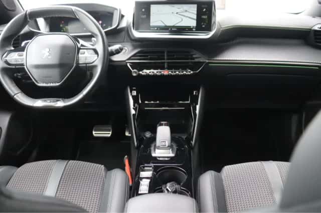 Peugeot 2008 (2021) thumbnail 37