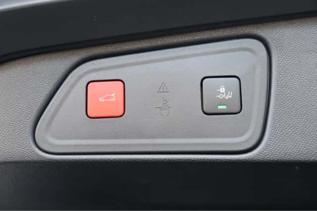 Peugeot 3008 (2021) thumbnail 19
