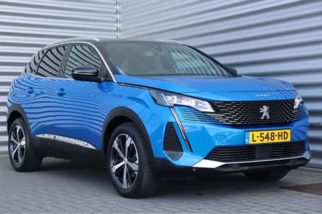 Peugeot 3008 (2021) thumbnail 4