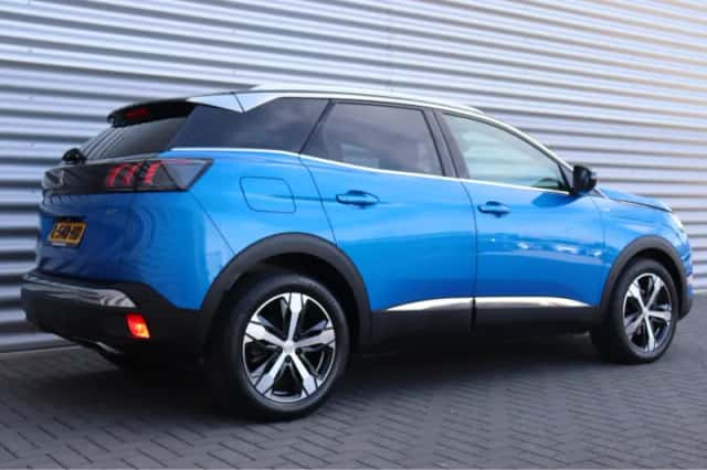 Peugeot 3008 (2021) thumbnail 9