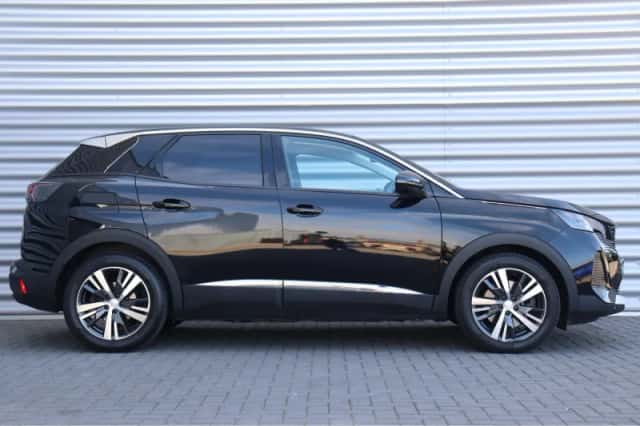 Peugeot 3008 (2022) thumbnail 3