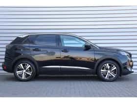 Peugeot 3008 (2022) thumbnail 3