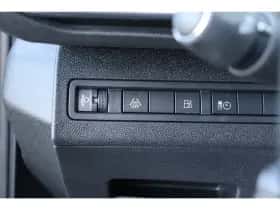 Peugeot 3008 (2022) thumbnail 22