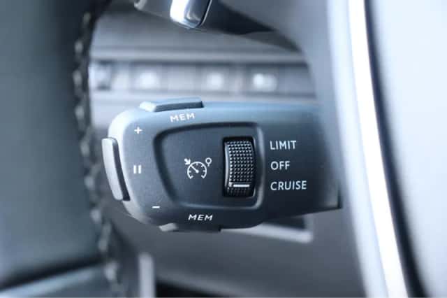 Peugeot 3008 (2022) thumbnail 23