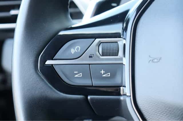 Peugeot 3008 (2022) thumbnail 25