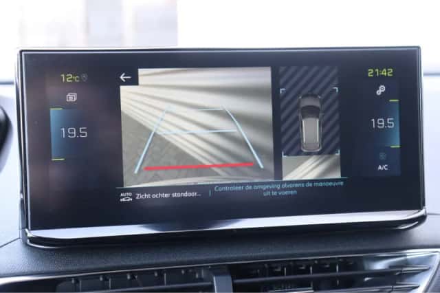 Peugeot 3008 (2022) thumbnail 31