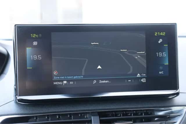 Peugeot 3008 (2022) thumbnail 32
