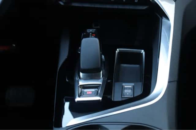Peugeot 3008 (2022) thumbnail 37