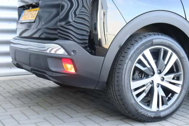 Peugeot 3008 (2022) thumbnail 10