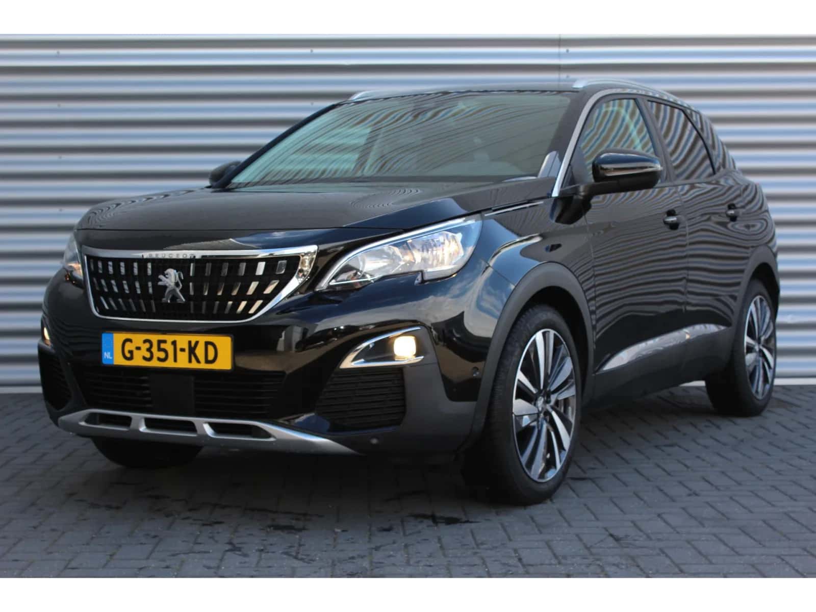 Peugeot 3008 (2019) — foto 1